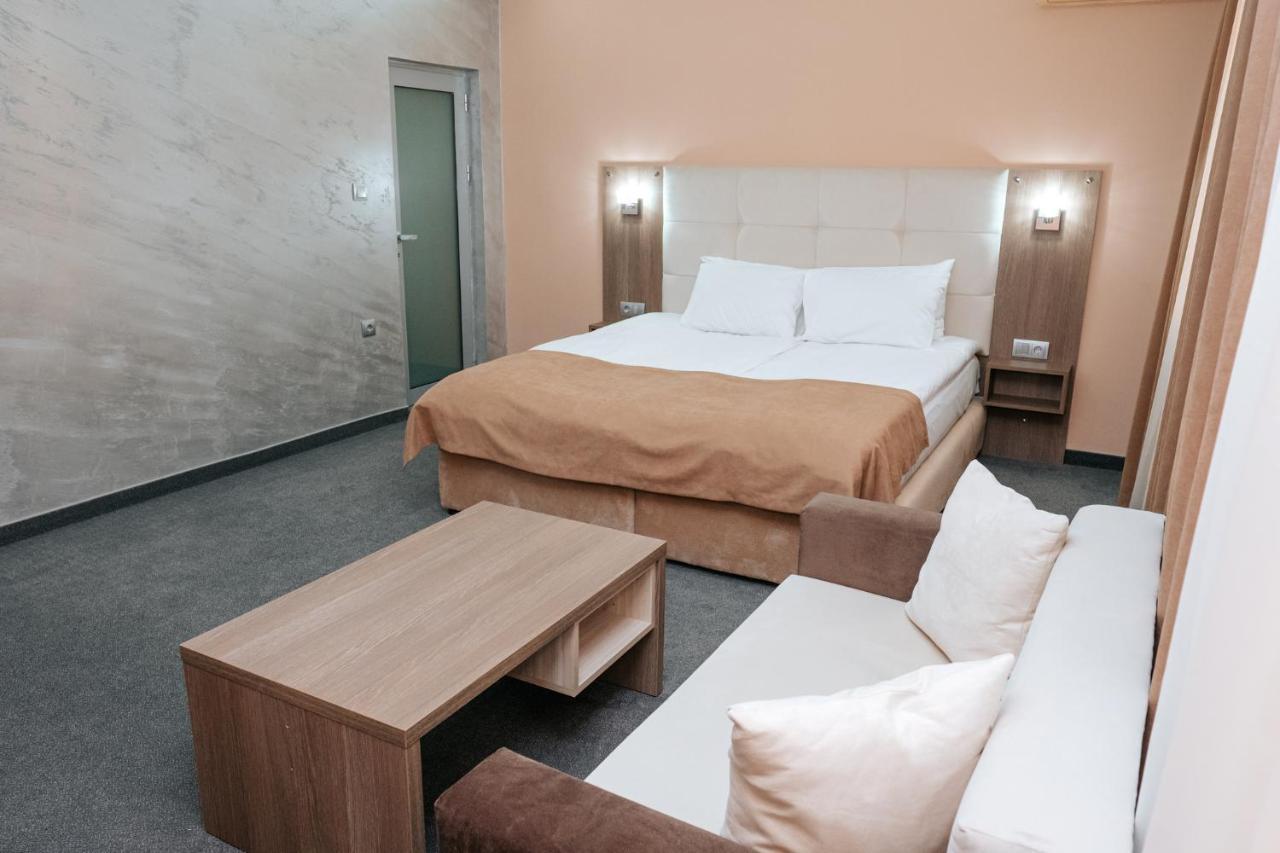 Hotel Tundzha - Renovated! Yambol Exterior photo